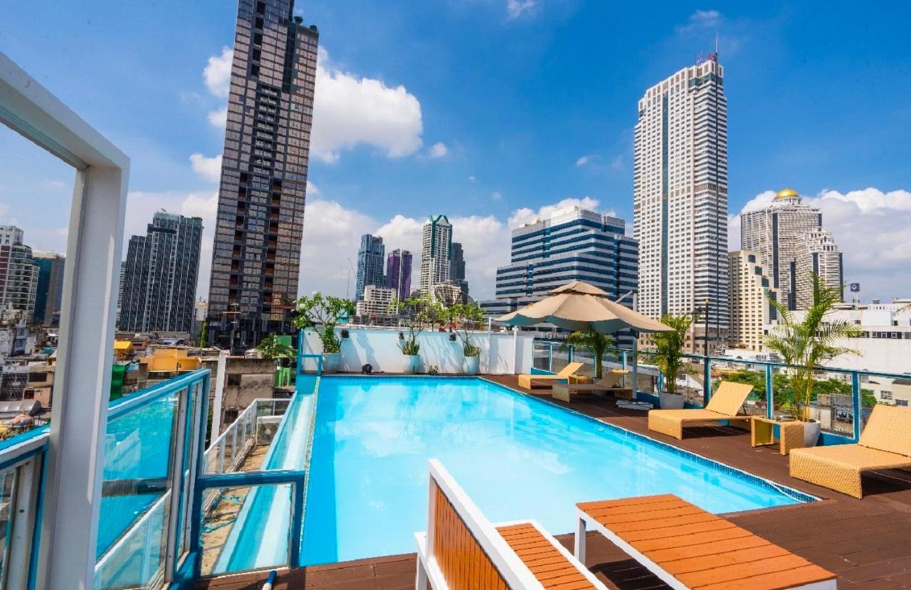 Sapphire Hotel Silom Бангкок Экстерьер фото Rooftop pool at the hotel
