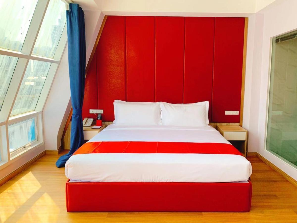 Sapphire Hotel Silom Бангкок Экстерьер фото